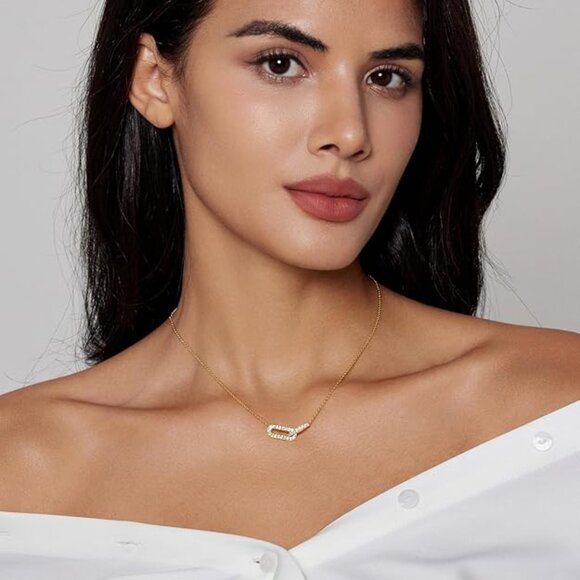 Neiman Marcus Dainty 18k Gold Plated Paperclip Necklace - Picture 4 of 5